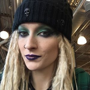 Meet your Posher, April